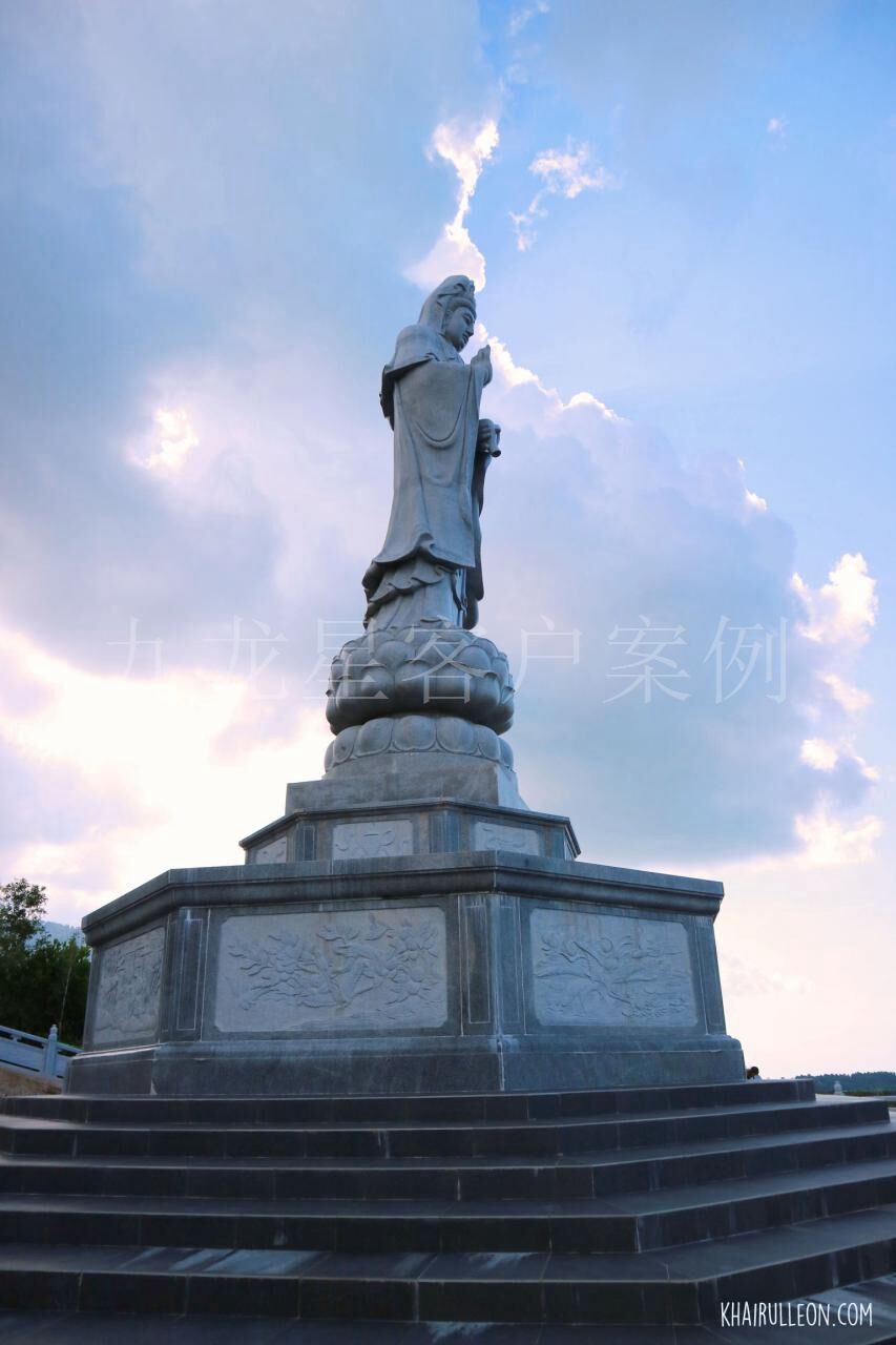 9.9米白石滴水觀(guān)音2側(cè)面